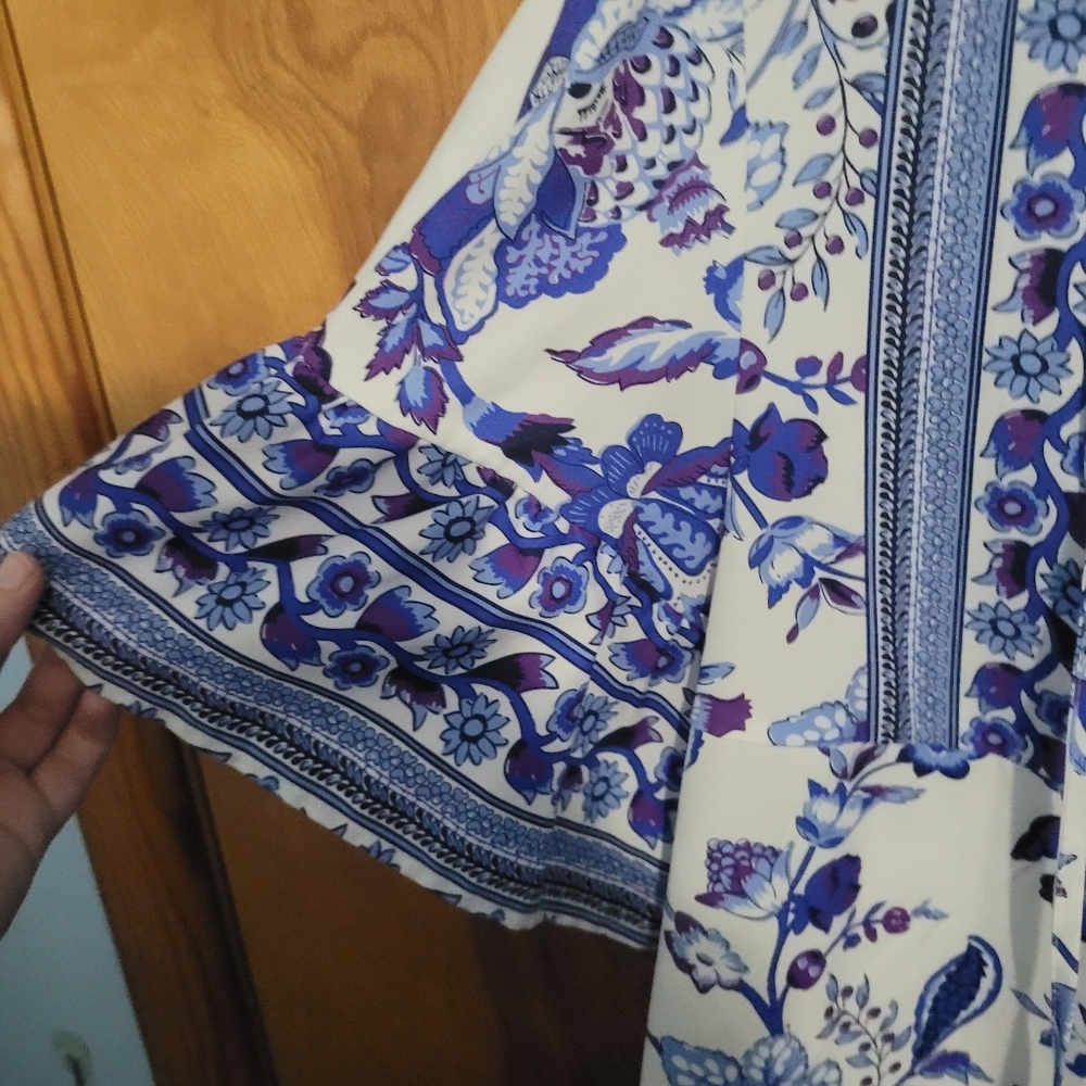 Blue Floral Women's Blouse - Picture 4 of 7